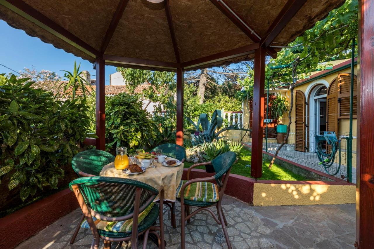Apartman Maya Mali Lošinj Exteriör bild